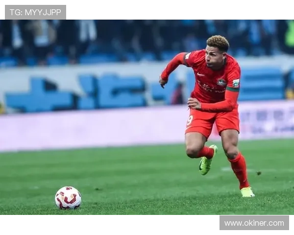 卡多索赛后与C罗互换球衣 卡多索赛后与C罗互换球衣